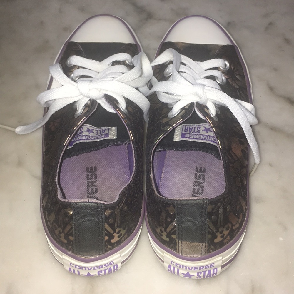 Converse Women’s Low Tops Skull Metallic 7 M EUC - Picture 3 of 8